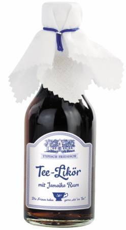 Maritimer Tee-Likör mit Rum in dekorativer kleiner Flasche