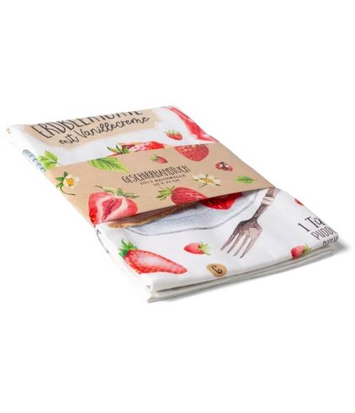 Geschirrtuch Erdbeerkuchen aus Baumwolle mit Erdbeeren, Backzutaten und Rezeptmotiv